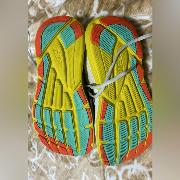 Altra zero drop running shoe - Picture 4 of 4